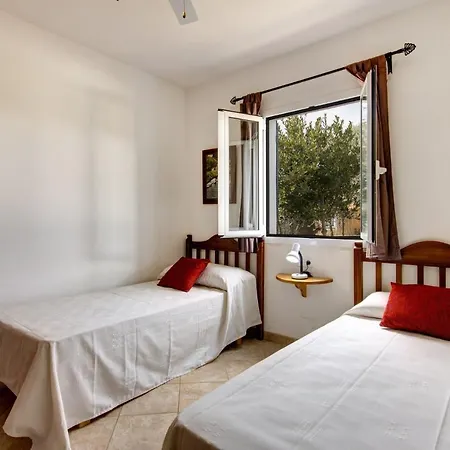 Tali 3 Bedroom Villa, Cala'n Blanes Willa